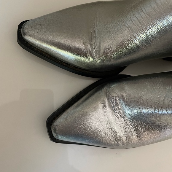 Woman Silver Embroidered Western Cowgirl Boots - Size 6 - Picture 7 of 13